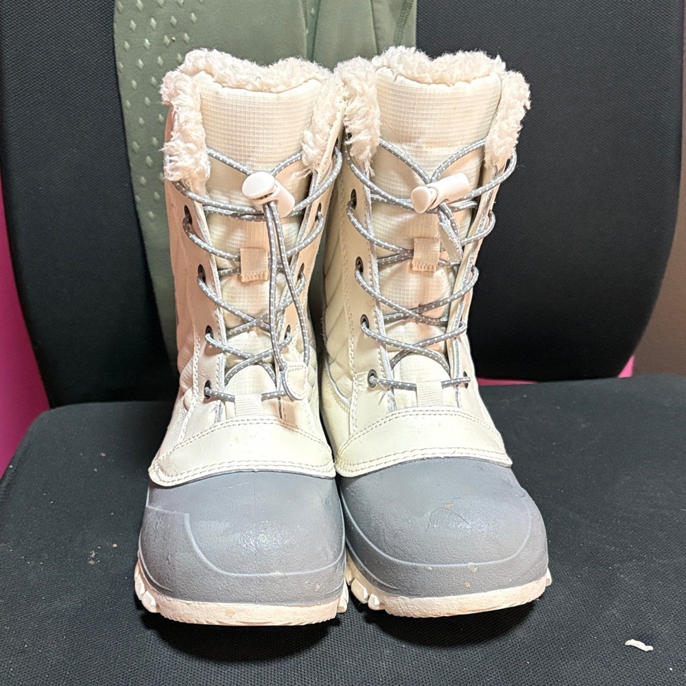 All in Motion Kids Boots - Cream and Gray